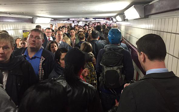 Passengers at Clapham Junction station after the 'meltdown' Photo: Sheila Smith/@Sheila555